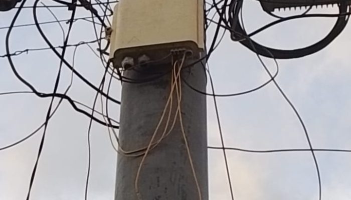 Aktivis Gorontalo Desak Penertiban Box ODP Internet Tanpa Izin pada Tiang Listrik