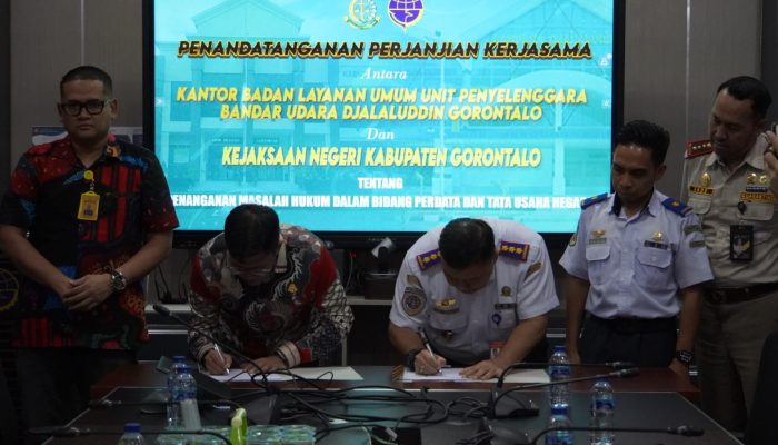 Perkuat Aspek Hukum Layanan Bandara Djalaluddin, Kejari Kabupaten Gorontalo Tandatangani Kerja sama