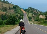 Tanah Longsor Tutup Jalan GORR, Warga Diimbau Waspada