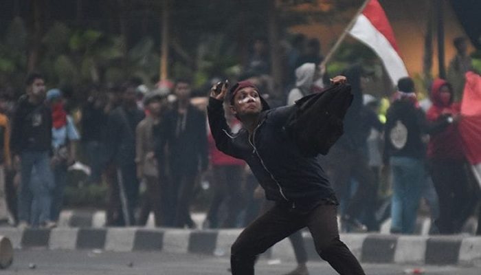 Akibat Ulah Tangan Manusia, Jalan Jadi Ruang Bersuara