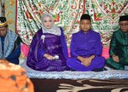 Adat Moloopu Sambut Usman Bay Sebagai Camat Baru Marisa