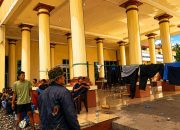 Kantor Bupati Pohuwato Terlihat Kumuh, LSM Labrak dan Puluhan Rakyat Penambang Tak Kunjung Dapat Solusi