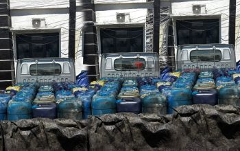 Diduga Salahgunakan BBM Subsidi, Pengemudi Pickup dan 40 Galon Solar Digelandang ke Polres Pohuwato