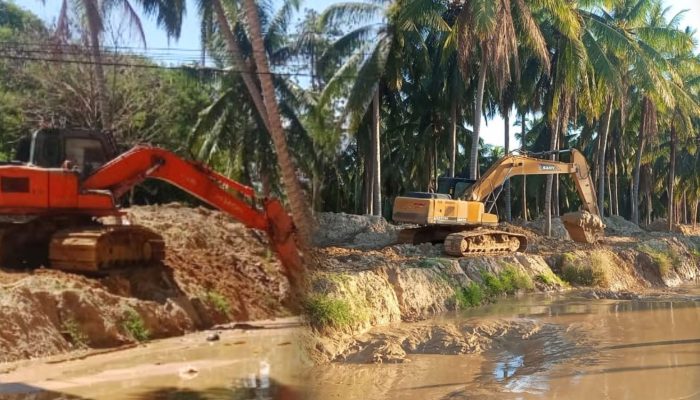 Tim Normalisasi Bergerak, Sedimentasi di Desa Bulangita Mulai Dibersihkan