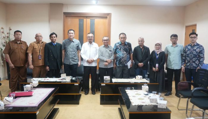 DPRD Provinsi Gorontalo Tengahi Polemik Pengiriman Dokumen Kendaraan JNE